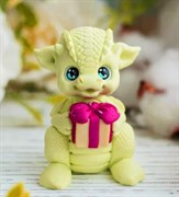 Дракончик с подарком 3D силиконовая форма 152430